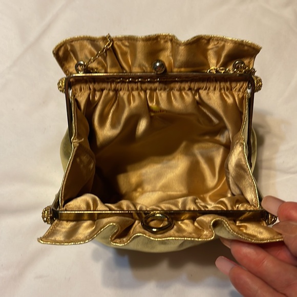 Vintage Clutch Purse Gold Metallic. - Picture 2 of 3
